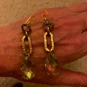 Hanging drop earrings